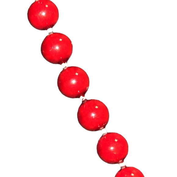 Vintage Red Acrylic Beaded Necklace - Picture 2 of 3